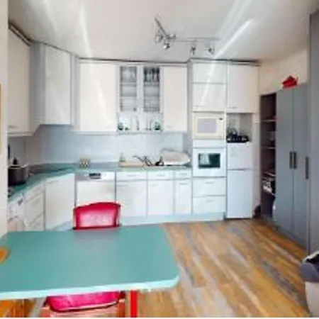 Apartment Confortable 3 A Avec Terrasse Et Parking - Fr-1-785-24